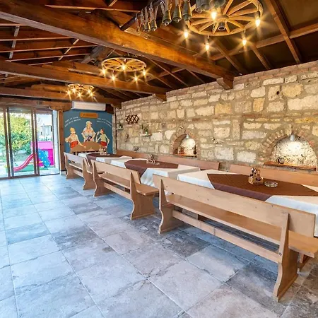 Smokinite Complex - Pool And Bbq Near The Σπίτι διακοπών