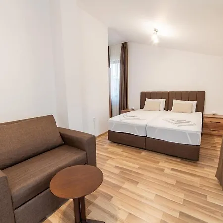 Smokinite Complex - Pool And Bbq Near The