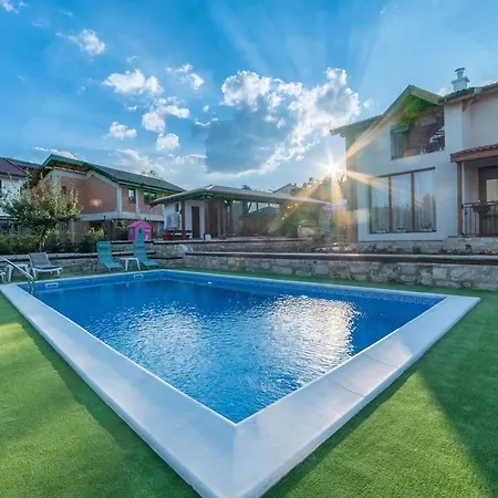 Smokinite Complex - Pool And Bbq Near The Σπίτι διακοπών